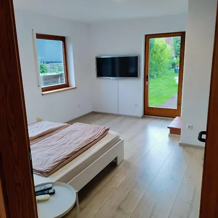 Gemuetliche In 公寓 *